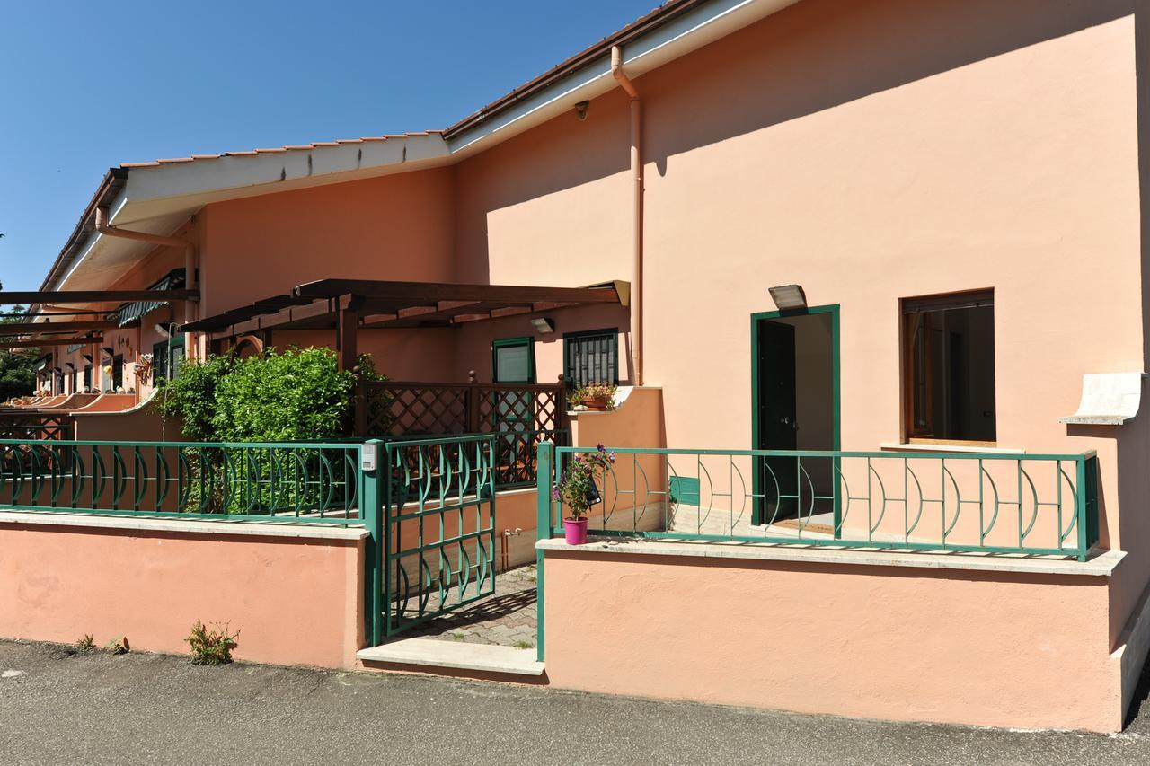 La Perla Del Tirreno Apartment Santa Severa Luaran gambar