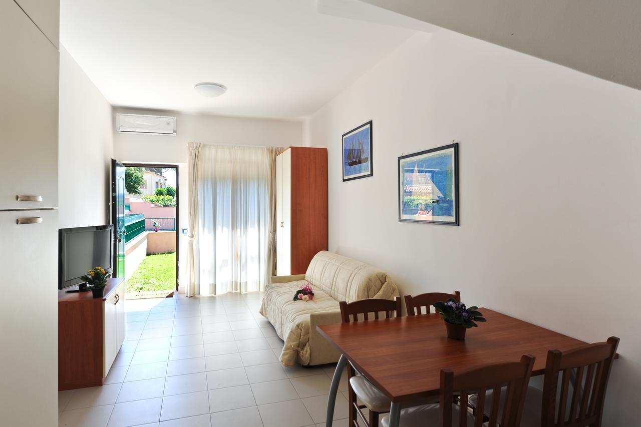 La Perla Del Tirreno Apartment Santa Severa Luaran gambar